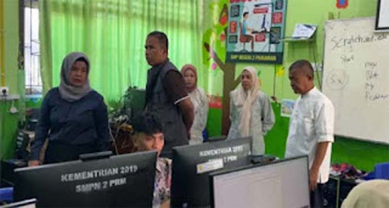 Wakil Wali Kota Pariaman, Mulyadi meninjau proses ujian