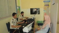 Layanan paspor oleh Imigrasi Agam di Pasbar.