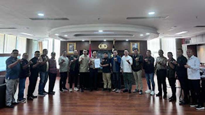 Pertemuan pengurus KONI Sumbar dengan Kapolda Sumbar.