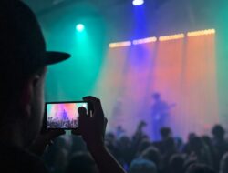 Tips iPhone untuk Nonton Konser, Hasil Video Lebih Detail dan Sinematik