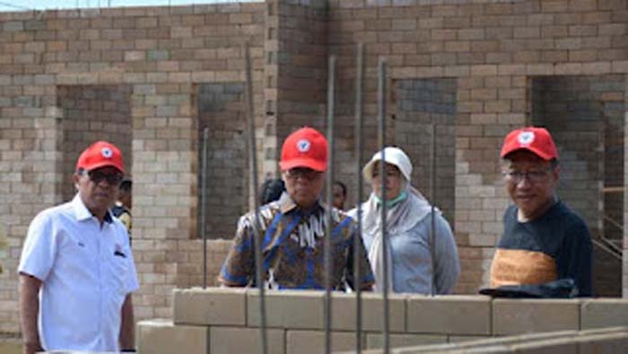 Indrieffouny Tinjau Pembangunan Hunian Sepablock di Padang.