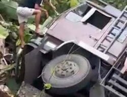 Truk Kecelakaan di Lubuk Kilangan Padang, Arus Lalu Lintas Sempat Macet