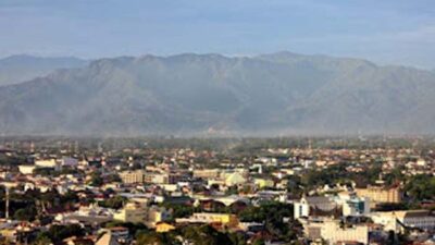 Daftar Hotel Terbaik di Kota Padang Berdasarkan Google Review.