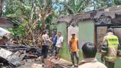Ditinggal Bantu Tetangga Hajatan, Rumah di Solok Ludes Terbakar.