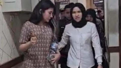 Mantan finalis Puteri Indonesia ditangkap Polda Riau .