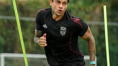 Ciro Alves kala membela Malut United.