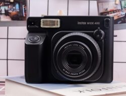 Di Era Digital, Kamera Instan Justru Naik Daun, Instax Wide 400 Tampil Lebih Stylish