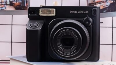 Fujifilm Instax Wide 400 Jet Black.