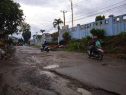 Kondisi Jalan Raya Kalapanunggal Sukabumi Memprihatinkan Rawan Kecelakaan