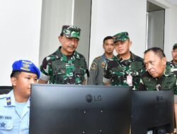Wakasau Tinjau Kesiapan Sistem Keamanan Lanud Roesmin Nurjadin
