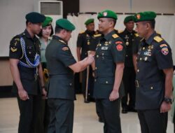 Jabatan Kapoksahli Pangdam IX/Udayana Resmi Diserahterimakan dari Brigjen Wahyo Yuniartoto kepada Brigjen I Ketut Mertha 