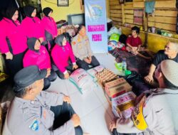 Menderita Sakit Menahun, Kapolsek Sungai Beremas Kunjungi Pasangan Suami Istri di Nagari Air Bangis Pasbar
