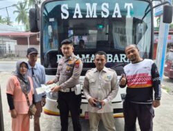 Polantas Menyapa, Personel Satlantas Polres Pasbar Berikan Pelayanan Cepat dan Bersahabat Melalui Samsat Keliling