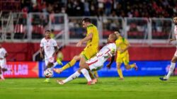 Persebaya tumbangkan Malut United 2-0.