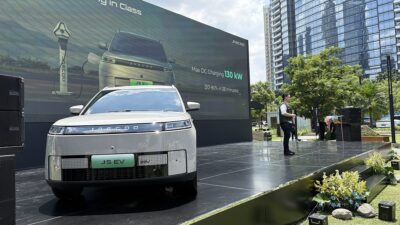 Daftar 10 Mobil Listrik Terlaris April 2026, Jaecoo J5 EV Teratas.