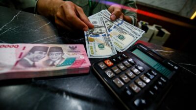 Pengusaha Mulai Naikkan Harga Barang Imbas Rupiah Anjlok ke Rp17.600 per Dolar AS.