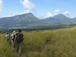 Fasilitas Ditingkatkan, Pendakian Gunung Rinjani Makin Ramai Saat Liburan