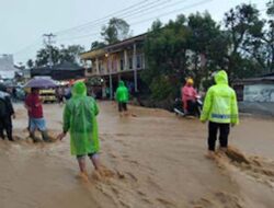 Curah Hujan Tinggi dan Gorong-Gorong Tersumbat Picu Banjir di Kabupaten Solok