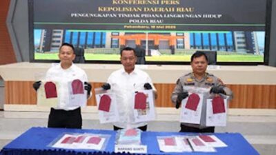 Polda Riau menetapkan perusahaan besar kelapa sawit sebagai tersangka.