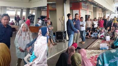 Kadis Perdagangan Kota Padang, Fizlan Setiawan berdialog dengan pedagang.