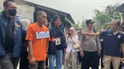 Rekonstruksi kasus badut di Mojokerto bunuh ibu mertua.