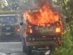 Kebakaran Truk di Jalur Babat–Jombang, Kabin Hangus dan Arus Lalu Lintas Terganggu