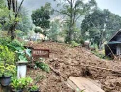 BPBD Turunkan Alat Berat, Jalan Tertimbun Longsor Mulai Dibersihkan