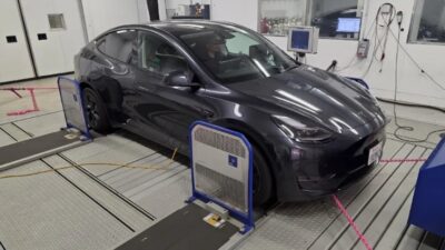 Penelitian Ungkap Cuaca Dingin Bikin Jarak Tempuh Mobil Listrik Turun hingga 39%.