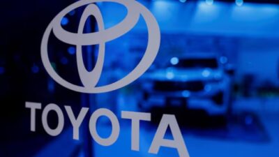 Terdampak Tarif Trump, Laba Toyota Turun 19%.