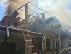 Damkar Padang Padamkan Kebakaran Tiga Rumah di Cendana