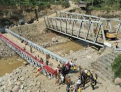 Pemulihan Pascabanjir, Jembatan Darurat Segera Dipasang