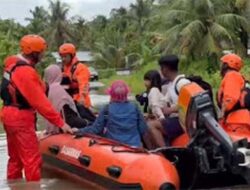 Debit Sungai Meluap, Banjir Landa Mentawai dan Warga Dievakuasi