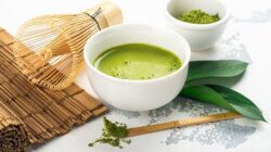 Ternyata minuman pagi yang bikin awet muda bukan kopi melainkan matcha.