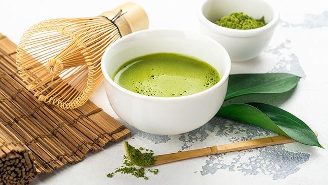 Ternyata minuman pagi yang bikin awet muda bukan kopi melainkan matcha.