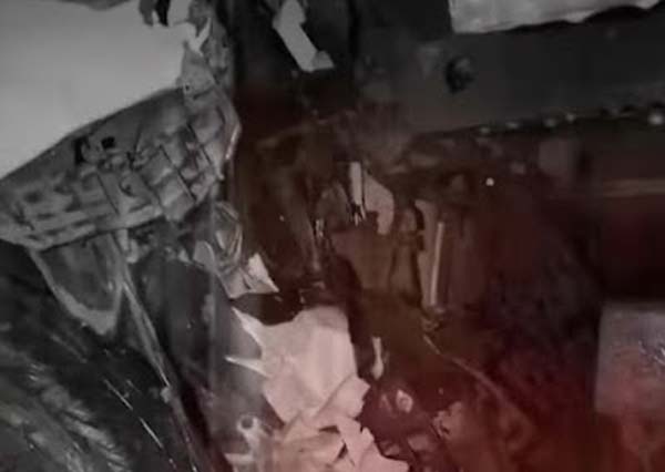 Penampakan Mobil Dinas Wagub Sumbar yang Rusak Berat Usai Terbawa Insiden Tabrak Truk