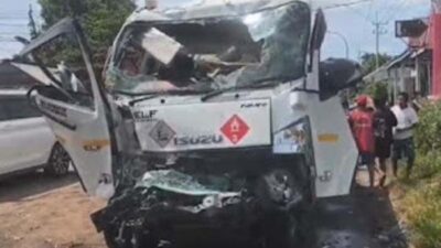 Pikap Mendadak Pindah Jalur, Rantai Kecelakaan di Situbondo Tak Terhindarkan