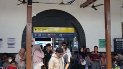 Penumpang Kereta di Sumbar.