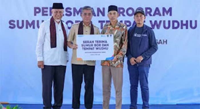 Gubernur Sumbar, mendampingi Menaker Yassierli dalam Kunker ke Koto Tangah.