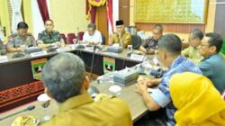 Gubernur Sumbar Mahyeldi Ansharullah memimpin Focus Group Discussion (FGD).