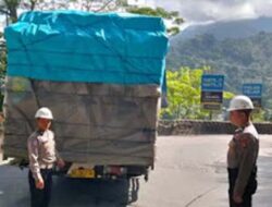 Jalur Padang–Solok Tersendat, Truk Bermuatan Berat Mogok di Tanjakan Sitinjau Lauik