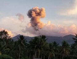 Abu Vulkanik Gunung Dukono Tersebar ke Arah Timur Laut, Warga Diminta Waspada