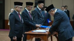 Gubernur Bank Indonesia Perry Warjiyo resmi melantik tiga pimpinan satuan kerja baru di lingkungan bank sentral.