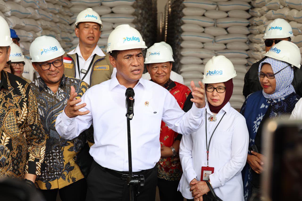 Tantang Pihak yang Ragukan Stok Beras RI, Mentan: Kalau Tak Benar Kepala Gudang Dipenjara.