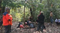 Tim gabungan melakukan pencarian pria lansia yang hilang.
