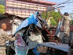 Pembongkaran Pos Ronda di Padang Picu Penolakan Warga