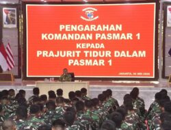 Danpasmar 1 Berikan Jam Komandan kepada Prajurit di Cilandak