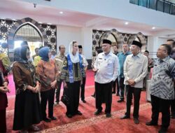 Viral Menteri Pariwisata Menggunakan Sepatu dalam Masjid, Pemprov Sumbar Beri Penjelasan