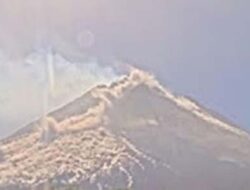 Gunung Merapi Kembali Erupsi, Awan Panas Mengarah ke Kali Sat/Putih