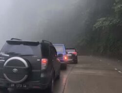 Jalur Ekstrem Padang–Solok Macet, Kabut Tebal di Padang Bikin Pengendara Waspada