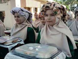 17 Kelompok Ramaikan Festival Maantaan Sambareh, Pemko Pariaman Komitmen Lestarikan Tradisi Minangkabau